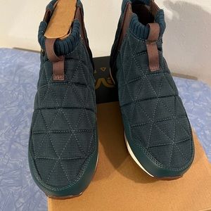 Teva reember mid size 7 blue